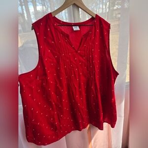 croft & barrow Red Sleeveless Pintuck Tank with Micro Print